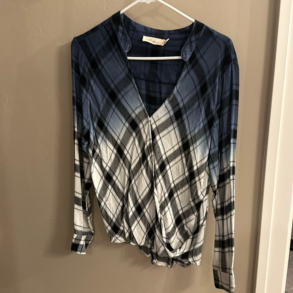 Blue ombré long sleeve shirt